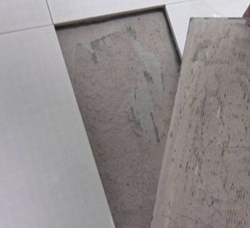 嘉峪关瓷砖空鼓维修公司分享瓷砖铺贴时如果打浆（即涂抹在瓷砖背面和基层上的砂浆或瓷砖胶）过少，会带来以下问题